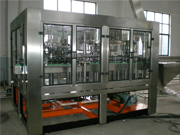 自動ガラスびん水充填機