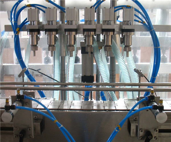 シックスヘッド自動液体充填機